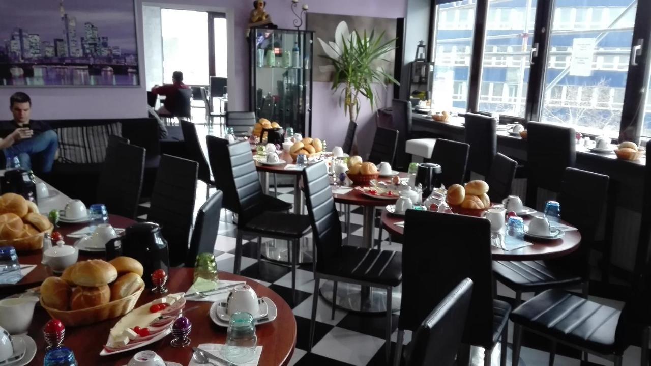 Frankfurt Hostel *